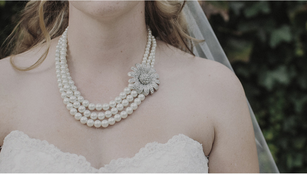 Perfect Bridal Jewelry Set For a Summer Wedding